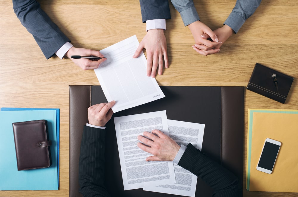 What to Avoid When Hiring a Lawyer